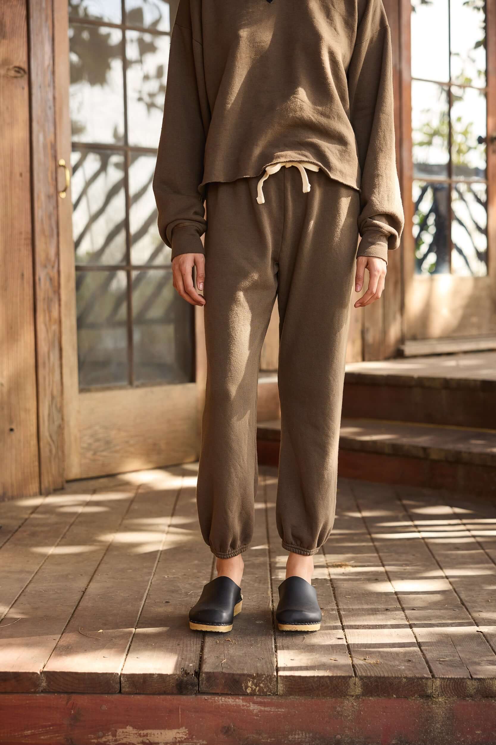Hey Gang Sweatpants in Mud Brown 