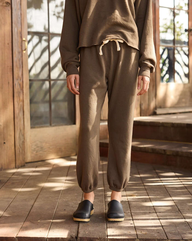 Hey Gang Sweatpants in Mud Brown 