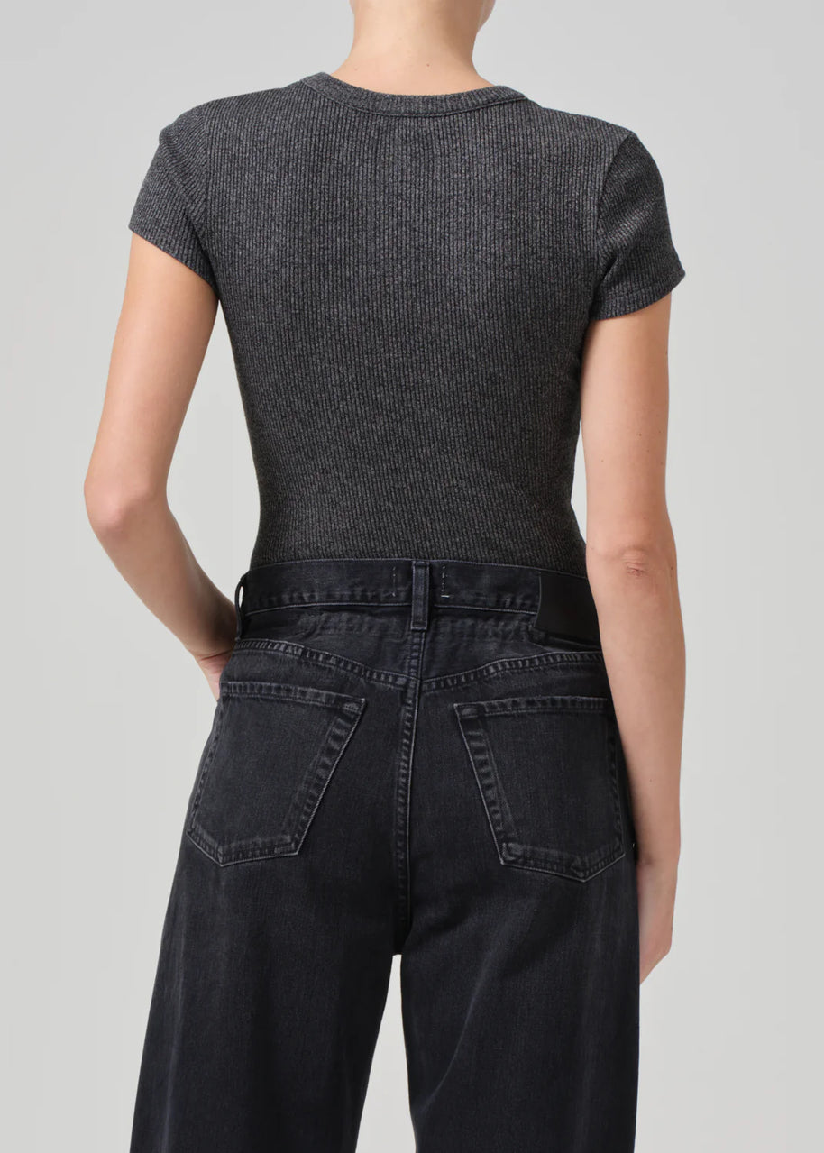 citizens of humanity nello tee in black - fitted tee in heathered black - close fitting rib tee