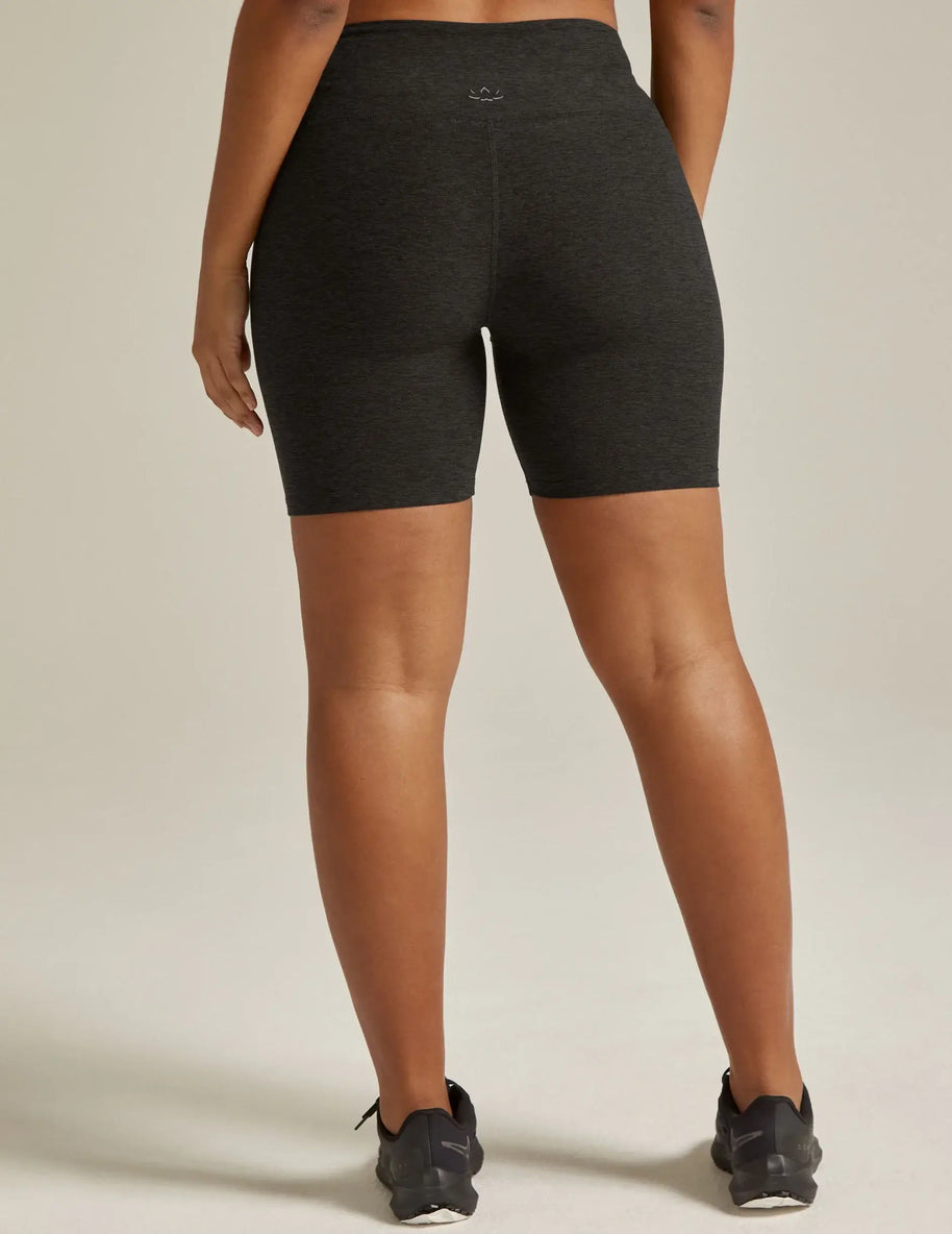 Beyond Yoga Spaded Keep Pace 5" Pocket Short in Darkest Night 