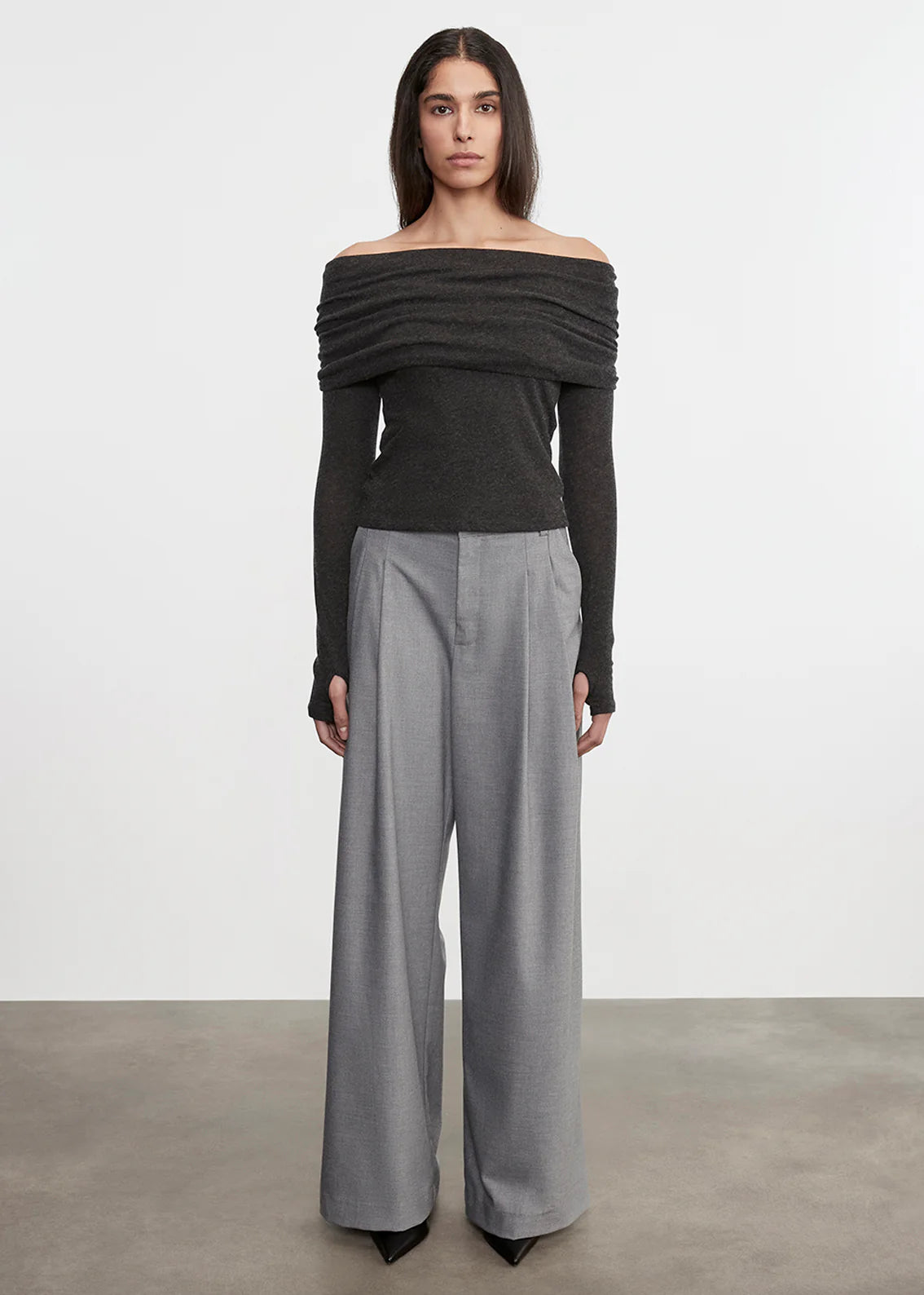 Cashmere L/S Off-Shoulder Top | Charcoal