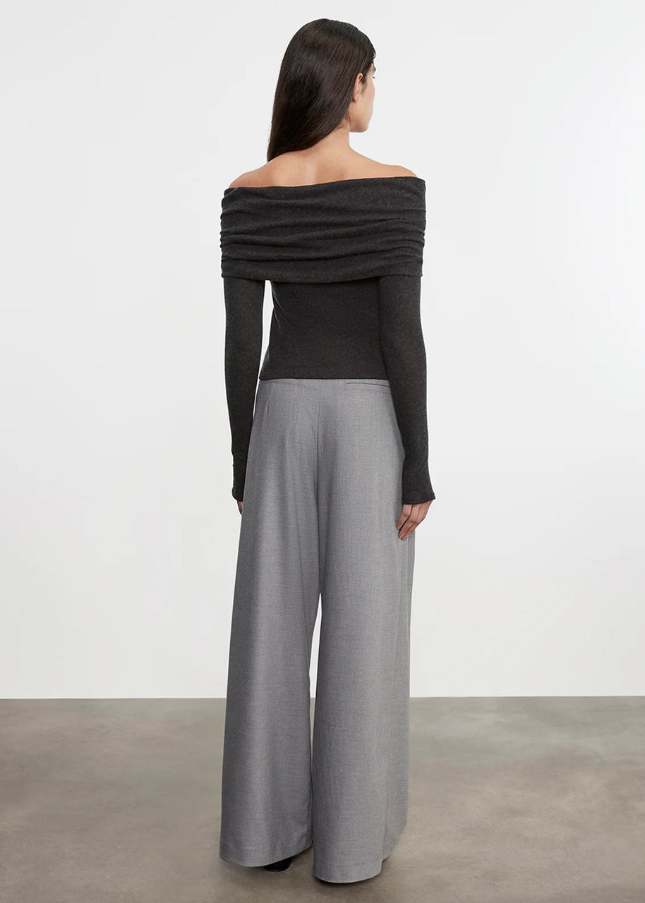 Cashmere L/S Off-Shoulder Top | Charcoal