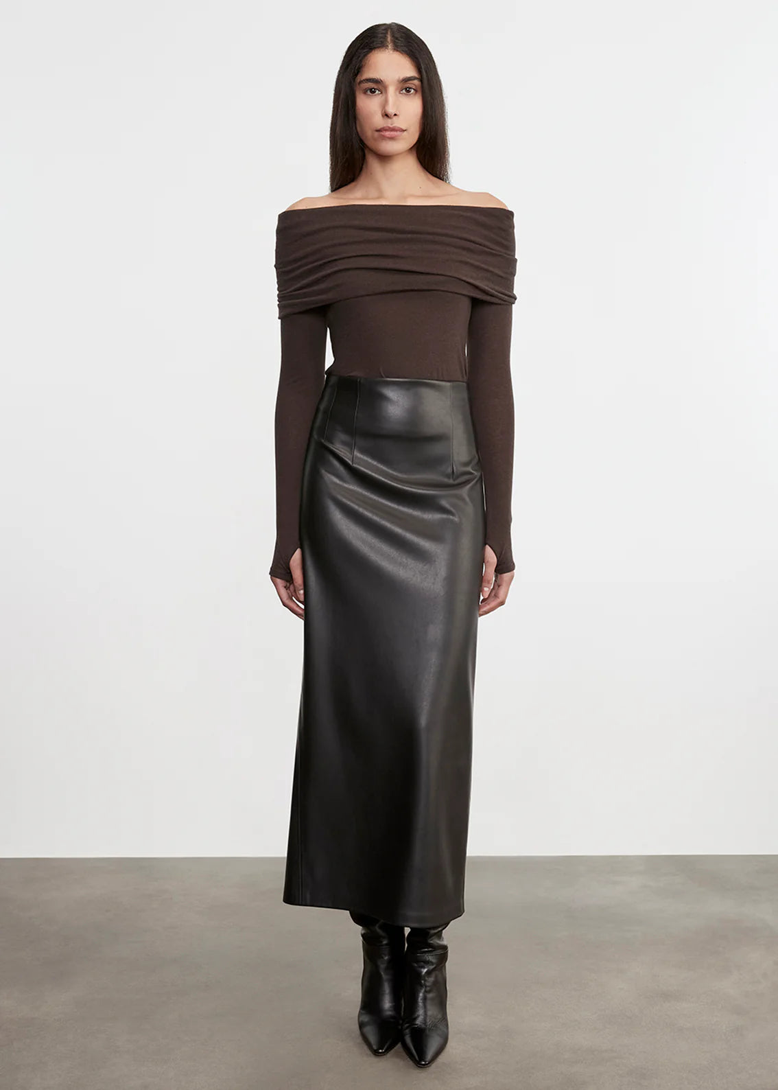 Cashmere L/S Off-Shoulder Top | Dark Brown