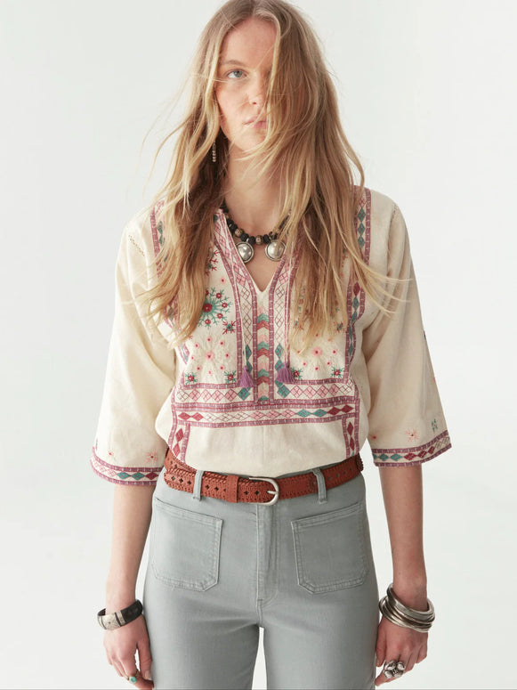 Maison Hotel Nimirta Blouse in Choti Holi