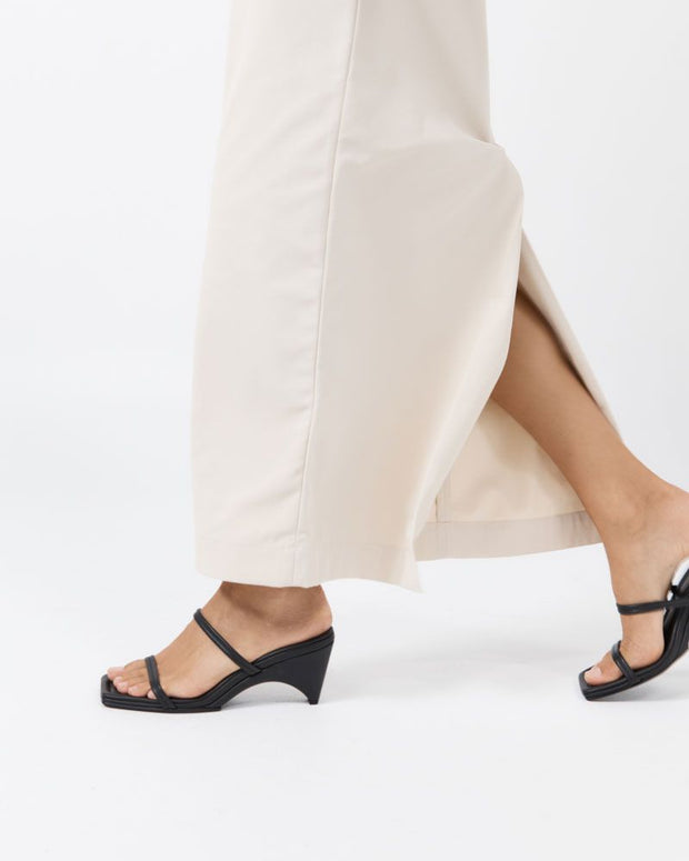 Double Strap Arc Wedge | Black