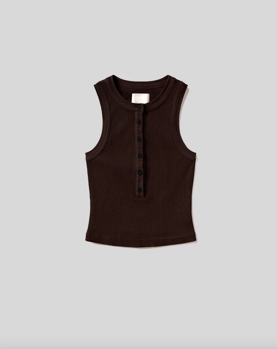 citizensofhumanity_citizensofhumanitycaralyntank_caralyntank_chocolatetank_buttontank_ribbedtanktop_buttonfront_staple_rib_formfitting_layering