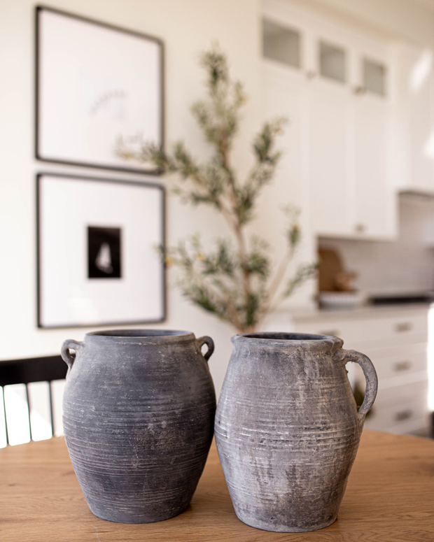 Luxe B Co - Vintage Porcelain Vase Pot 